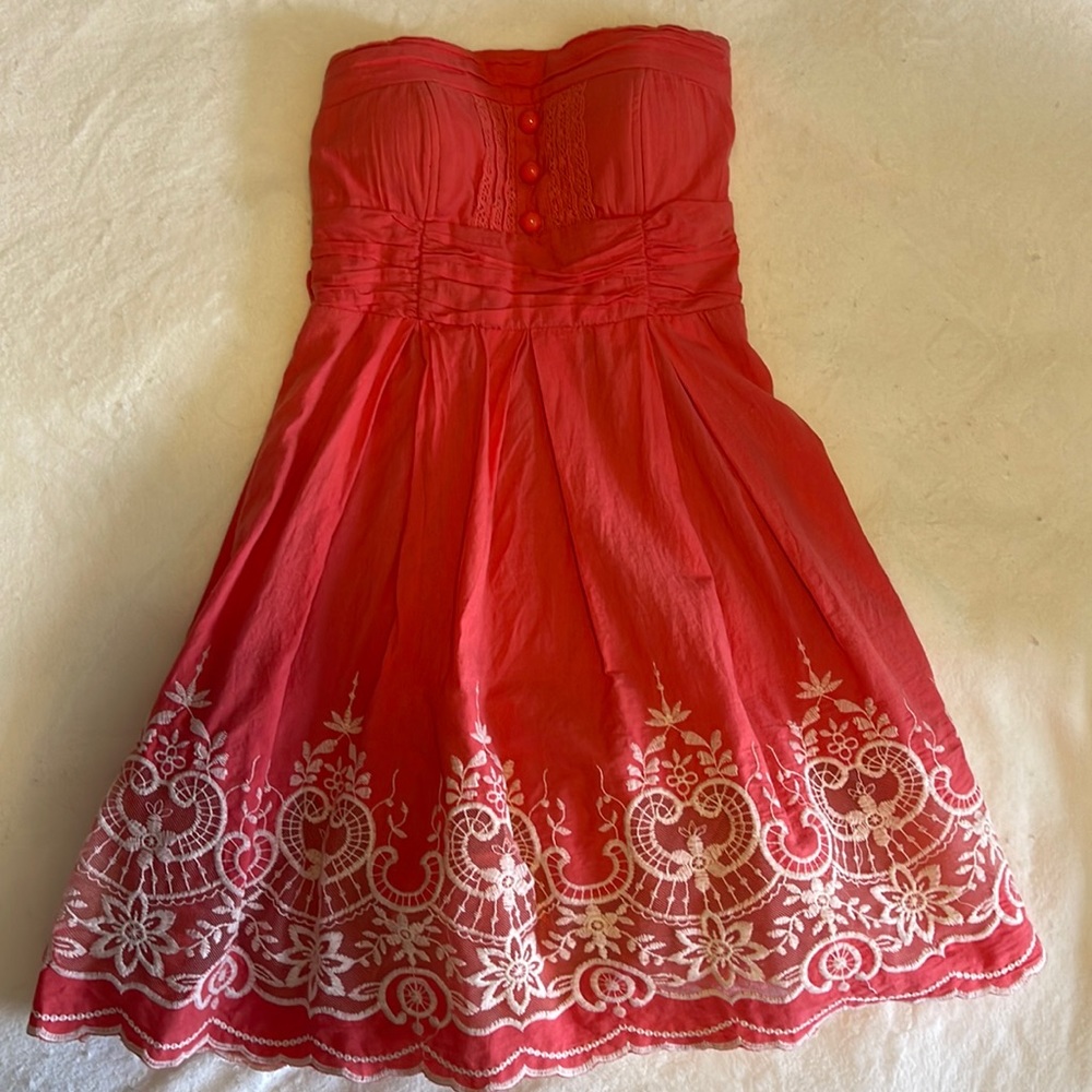 Strapless dress